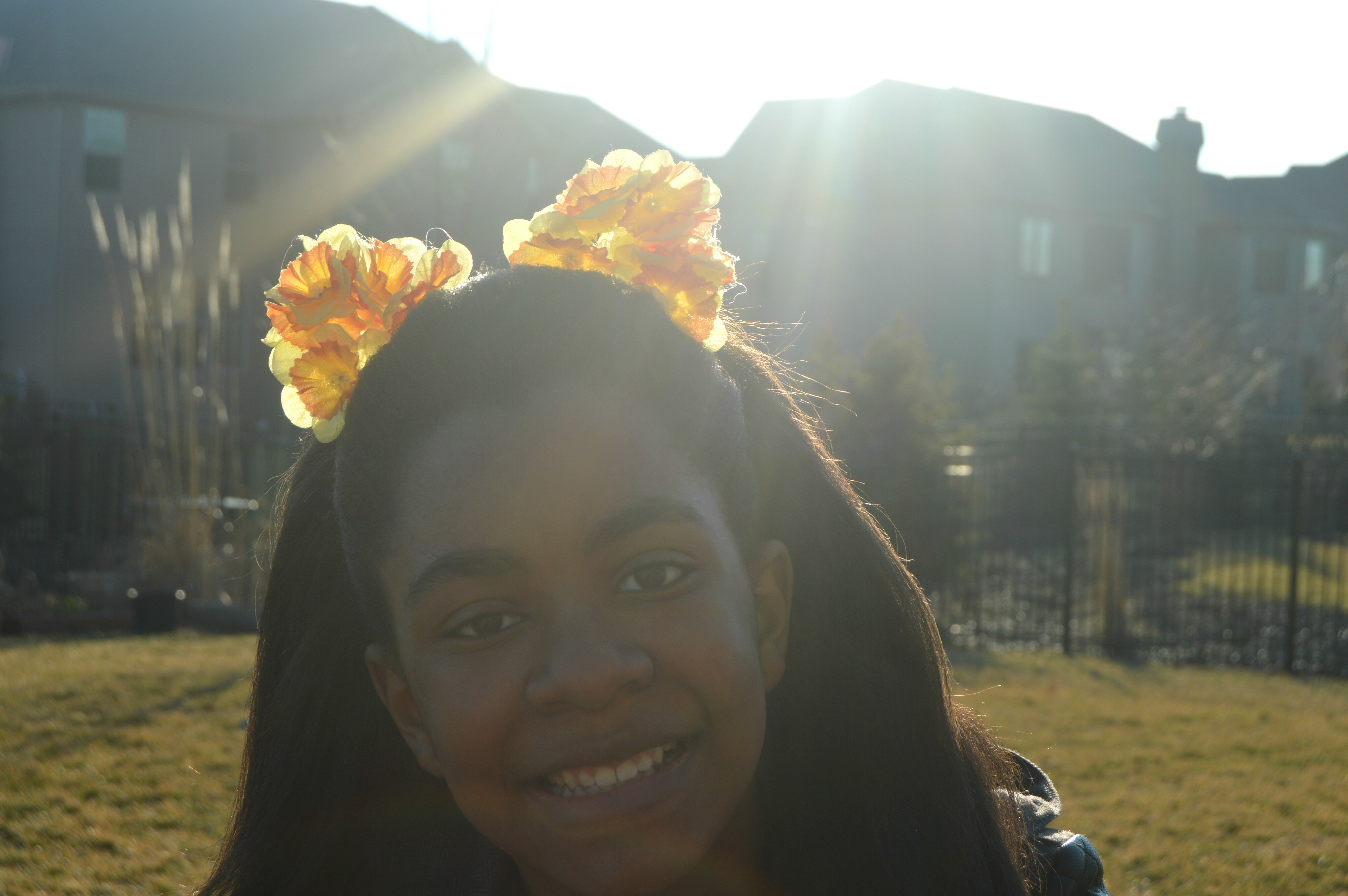 Teen blogger Nyah Marie AKA Style Stalker shows you a DIY which she uses to embrace her inner '70s girl, DIY flower crowns, involving one cat ear crown.