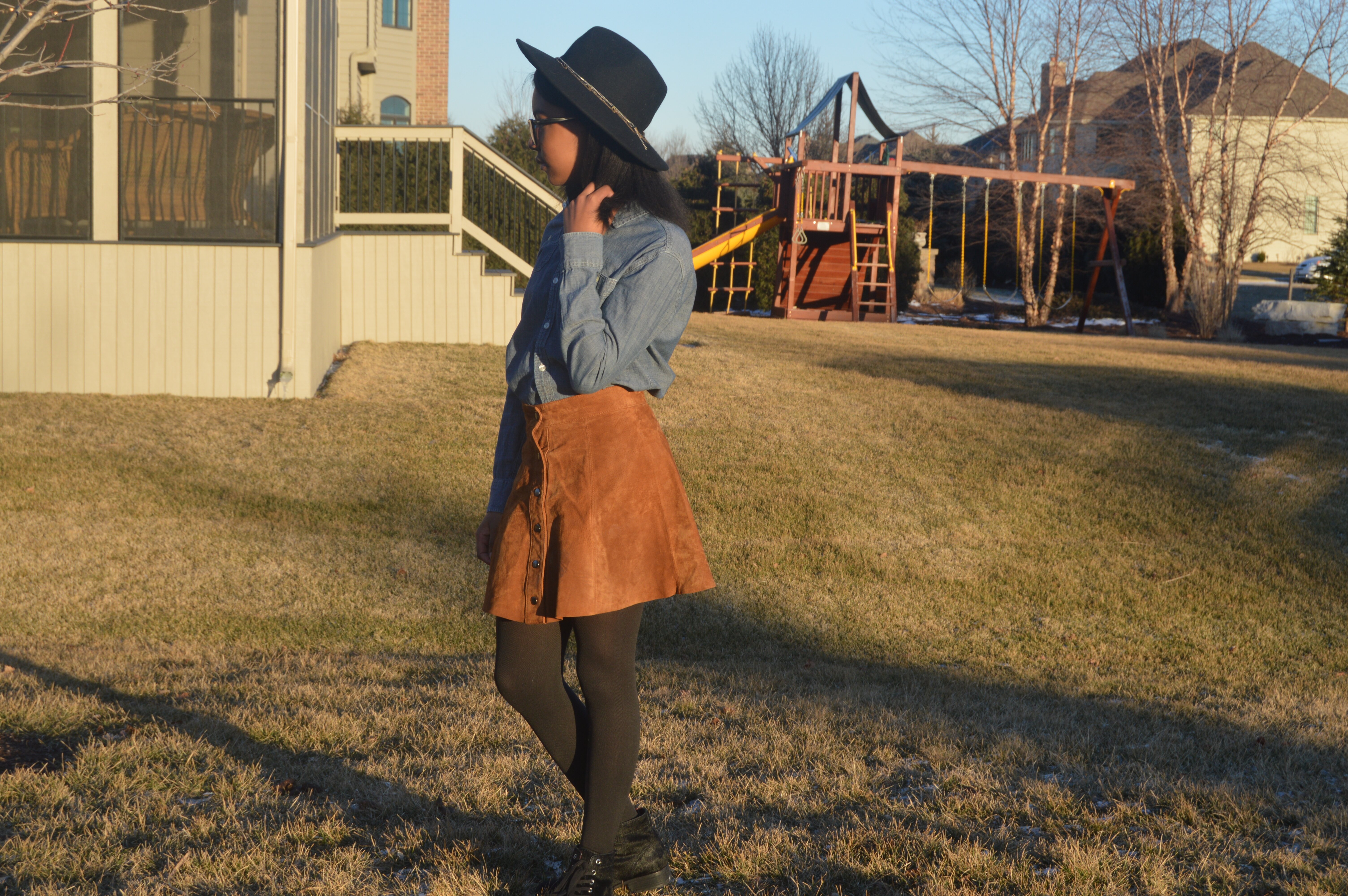 Teen blogger Nyah Marie AKA Style Stalker shares with you her love of hats, the wide brim fedora, and how she styles it.